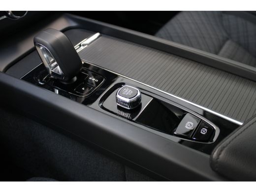 Volvo  XC60 Volvo T6 350PK Core Long Range Bright | Getint Glas | Stoel&Stuur Verw. | Trekhaak | Panoramadak ... ActivLease financial lease