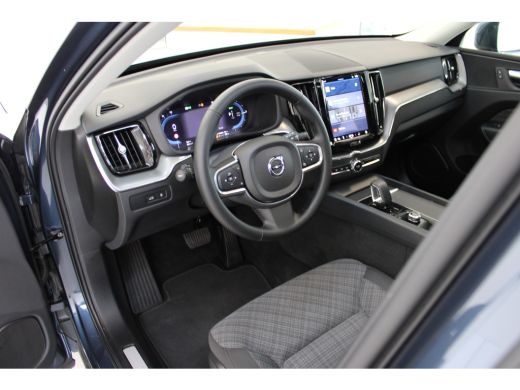 Volvo  XC60 Volvo T6 350PK Core Long Range Bright | Getint Glas | Stoel&Stuur Verw. | Trekhaak | Panoramadak ... ActivLease financial lease