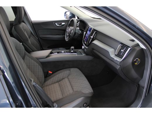 Volvo  XC60 Volvo T6 350PK Core Long Range Bright | Getint Glas | Stoel&Stuur Verw. | Trekhaak | Panoramadak ... ActivLease financial lease