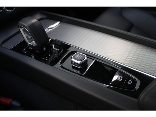 Volvo  XC60 Volvo T8 AWD Plus Bright 455PK | Luchtvering | 360° | Trekhaak | Stoel&Stuur Verw. | Getint Glas ActivLease financial lease