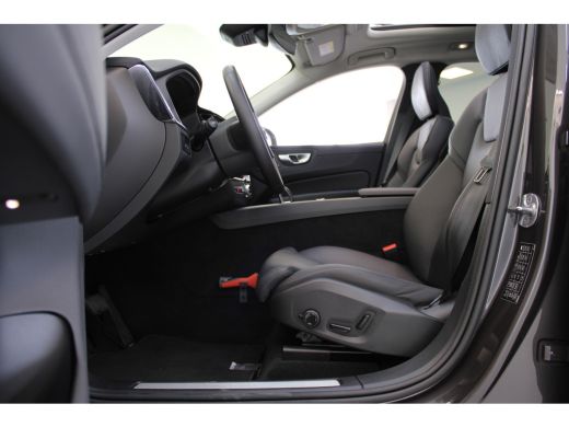 Volvo  XC60 Volvo T8 AWD Plus Bright 455PK | Luchtvering | 360° | Trekhaak | Stoel&Stuur Verw. | Getint Glas ActivLease financial lease