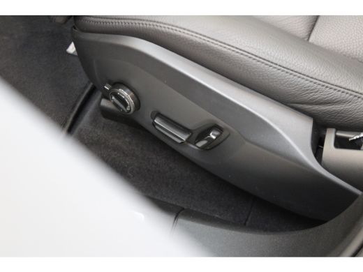 Volvo  XC60 Volvo T8 AWD Plus Bright 455PK | Luchtvering | 360° | Trekhaak | Stoel&Stuur Verw. | Getint Glas ActivLease financial lease
