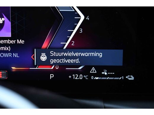 BMW 3 Serie Touring 320e M-Sport ACC HUD Sfeer Camera HiFi Stuurverw ActivLease financial lease