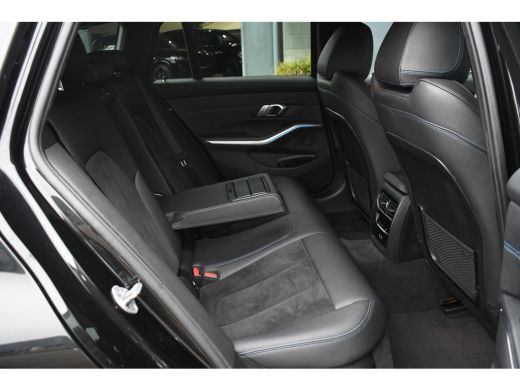 BMW 3 Serie Touring 320e M-Sport ACC HUD Sfeer Camera HiFi Stuurverw ActivLease financial lease
