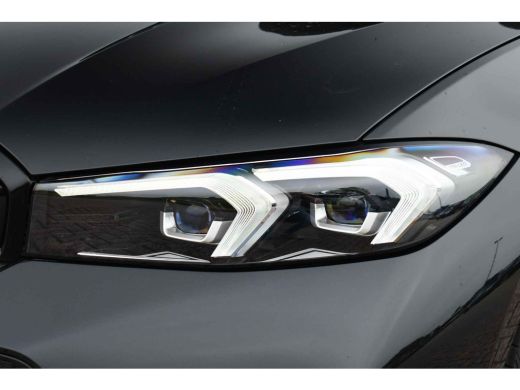 BMW 3 Serie Touring 320e M-Sport ACC HUD Sfeer Camera HiFi Stuurverw ActivLease financial lease