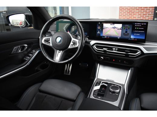BMW 3 Serie Touring 320e M-Sport ACC HUD Sfeer Camera HiFi Stuurverw ActivLease financial lease