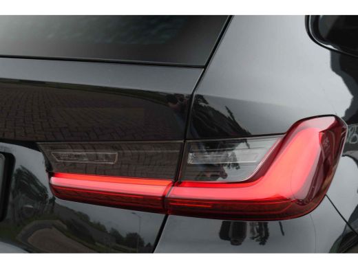 BMW 3 Serie Touring 320e M-Sport ACC HUD Sfeer Camera HiFi Stuurverw ActivLease financial lease