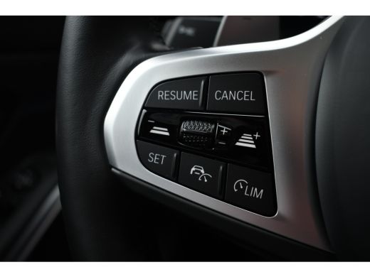 BMW 3 Serie Touring 330e M-Sport Pano ACC Trekh HUD El-zetel 19inch Adp-onderstel ActivLease financial lease