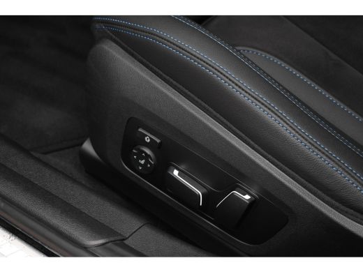 BMW 3 Serie Touring 330e M-Sport Pano ACC Trekh HUD El-zetel 19inch Adp-onderstel ActivLease financial lease