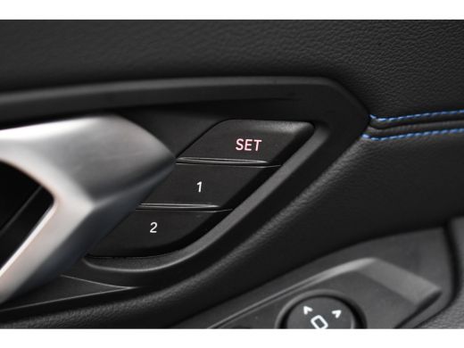 BMW 3 Serie Touring 330e M-Sport Pano ACC Trekh HUD El-zetel 19inch Adp-onderstel ActivLease financial lease