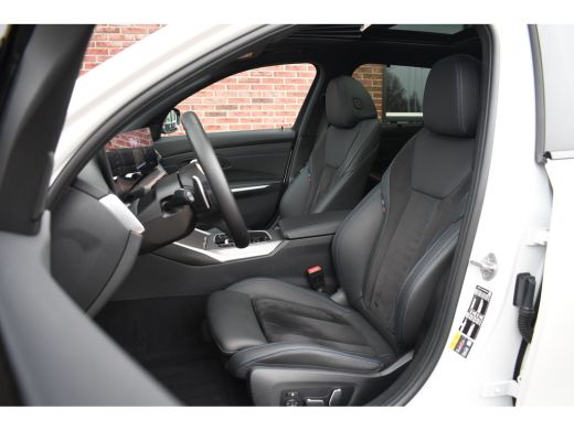 BMW 3 Serie Touring 330e M-Sport Pano ACC Trekh HUD El-zetel 19inch Adp-onderstel ActivLease financial lease