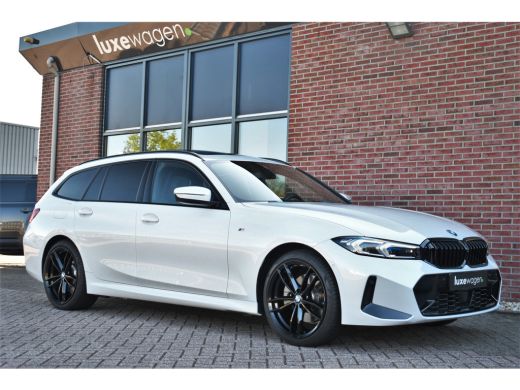 BMW 3 Serie Touring 330e M-Sport Pano ACC Trekh HUD El-zetel 19inch Adp-onderstel ActivLease financial lease