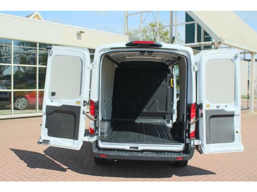 Ford E-Transit 350 L2H2 Trend 68 kWh Pro Power on board, Navigatie, Adaptieve Cruise, 360 camera ActivLease financial lease