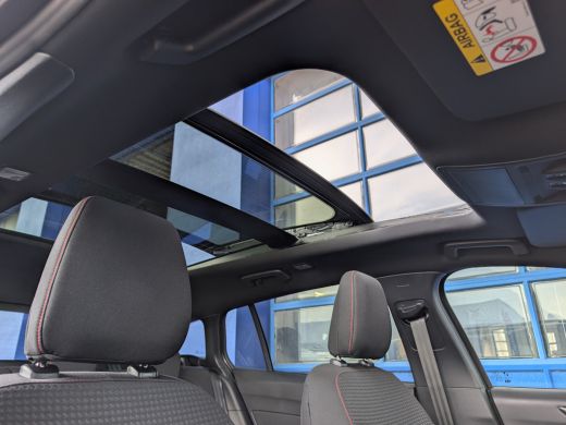 Ford Focus Ford Wagon 1.0 EcoB Hybrid ST Line X Panoramadak | Matrix-LED | Winterpack ActivLease financial lease