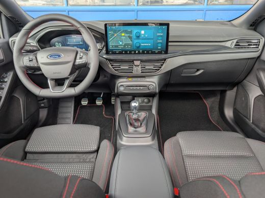 Ford Focus Ford Wagon 1.0 EcoB Hybrid ST Line X Panoramadak | Matrix-LED | Winterpack ActivLease financial lease
