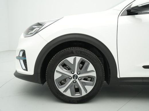 Kia e-Niro ExecutiveLine 64 kWh Schuifdak Stoelventilatie Camera Navigatie 180 ActivLease financial lease