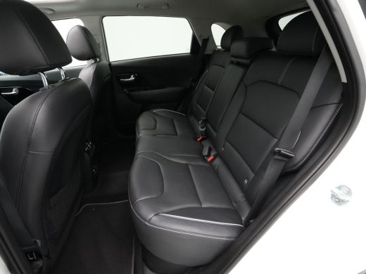 Kia e-Niro ExecutiveLine 64 kWh Schuifdak Stoelventilatie Camera Navigatie 180 ActivLease financial lease