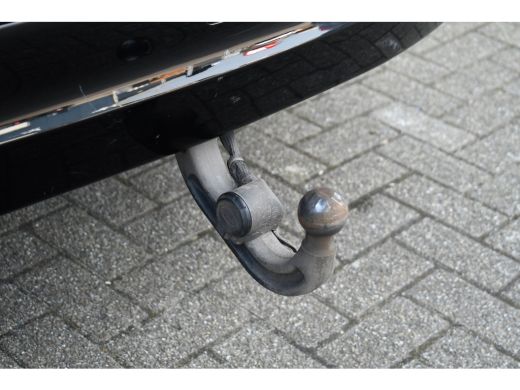 Land Rover Discovery 3.0 D300 HSE Pano Trekh HUD ACC Meridian Luchtv ActivLease financial lease