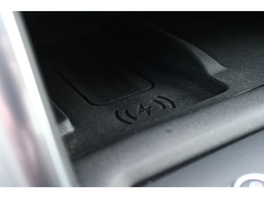 Land Rover Discovery 3.0 D300 HSE Pano Trekh HUD ACC Meridian Luchtv ActivLease financial lease