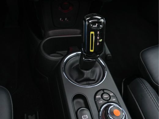 Mini Mini Electric Yours 33 kWh [ 3-Fase ] (INCL-BTW) Aut. *PANO | FULL-LEATHER | HEAD-UP | FULL-LED | HARMAN/KARDON... ActivLease financial lease