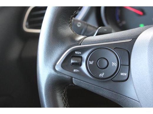 Opel Grandland X Opel 1.6 Turbo Hybrid4 Ultimate AUTOMATIC ActivLease financial lease