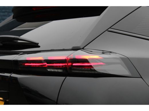 Peugeot 2008 SUV 1.2 PureTech 130pk EAT8 GT | Automaat | Navigatie | Camera | Nieuw model | 17.000km | ActivLease financial lease