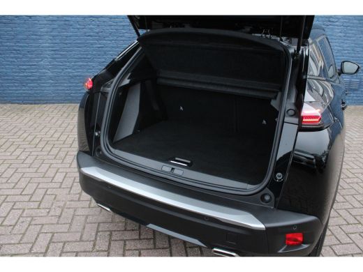 Peugeot 2008 SUV 1.2 PureTech 130pk EAT8 GT | Automaat | Navigatie | Camera | Nieuw model | 17.000km | ActivLease financial lease