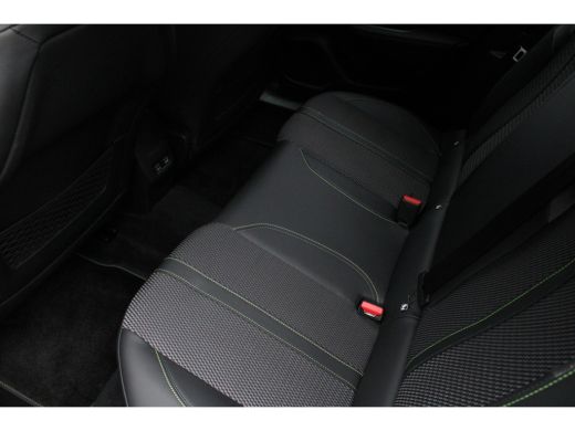 Peugeot 2008 SUV 1.2 PureTech 130pk EAT8 GT | Automaat | Navigatie | Camera | Nieuw model | 17.000km | ActivLease financial lease