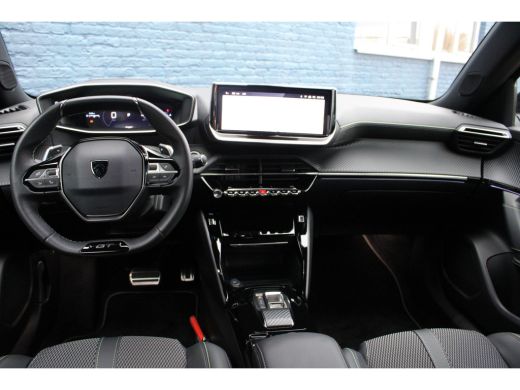 Peugeot 2008 SUV 1.2 PureTech 130pk EAT8 GT | Automaat | Navigatie | Camera | Nieuw model | 17.000km | ActivLease financial lease