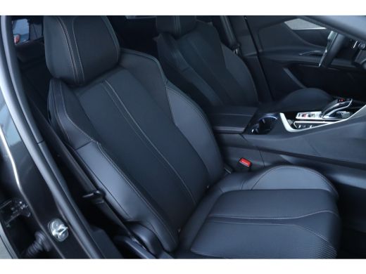 Peugeot 3008 Peugeot 1.6 GT HYbrid | Adaptieve Cruise | Camera | Stoelverwarming | Elektr. klep | Carplay | Navi ActivLease financial lease