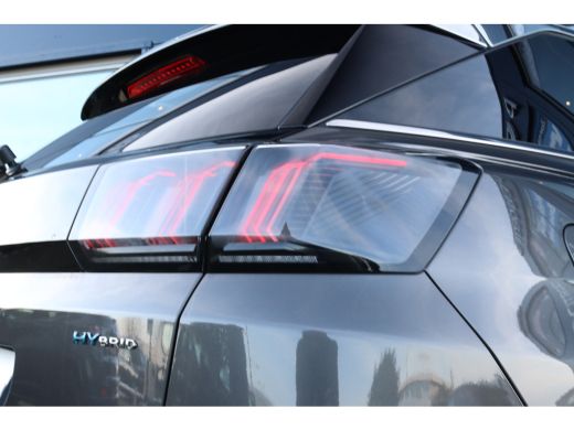 Peugeot 3008 Peugeot 1.6 GT HYbrid | Adaptieve Cruise | Camera | Stoelverwarming | Elektr. klep | Carplay | Navi ActivLease financial lease