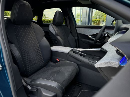Peugeot E-3008 GT 73 kWh | Adaptieve Cruise | Pano | Stoel + Stuurverwarming | Matrix LED | Elektr. klep | 20'' ... ActivLease financial lease