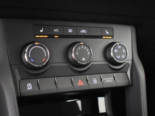 Skoda Karoq 1.5 TSI ACT Style DSG/AUTO | Cruise control | Trekhaak | Stoelverwarming | Navigatie via app | Ap... ActivLease financial lease