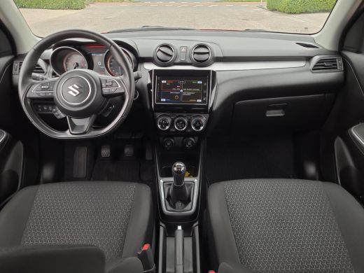 Suzuki Swift 1.2 Style Smart Hybrid | Apple CarPlay | Navigatie | Rijklaarprijs incl. garantie | ActivLease financial lease