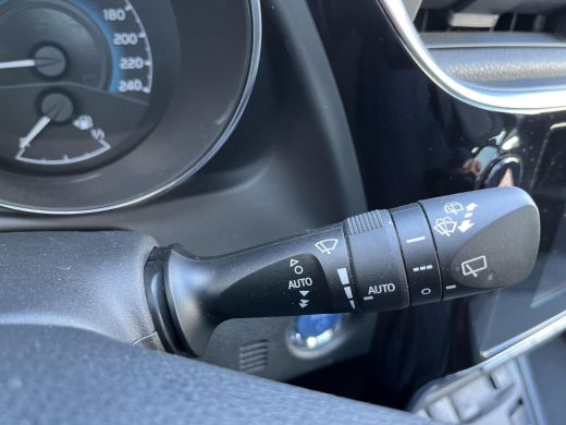 Toyota Auris Touring Sports 1.8 Hybrid Executive | All-in prijs | Navigatie | panoramadak | Airco | Parkeersensoren ActivLease financial lease