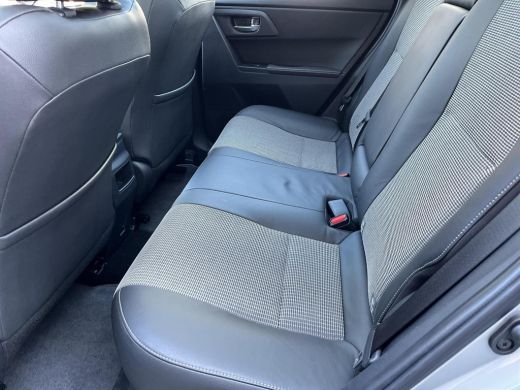 Toyota Auris Touring Sports 1.8 Hybrid Executive | All-in prijs | Navigatie | panoramadak | Airco | Parkeersensoren ActivLease financial lease