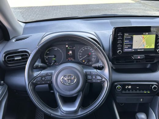 Toyota Yaris 1.5 Hybrid Active Multimedia Pack ActivLease financial lease