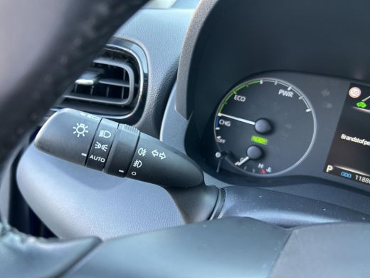 Toyota Yaris 1.5 Hybrid Active Multimedia Pack ActivLease financial lease