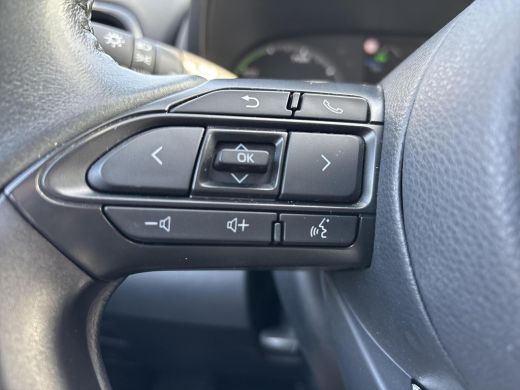 Toyota Yaris 1.5 Hybrid Comfort | All-in prijs | Navigatie | Camera | Airco ActivLease financial lease