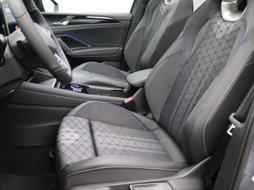 Volkswagen Tiguan 1.5 eHybrid R-Line Edition 272PK DSG Blackstyle, panoramadak, blackstyle, matrix led, trekhaak, 3... ActivLease financial lease