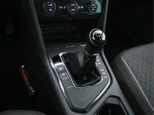 Volkswagen Tiguan 1.5 TSI Comfortline Business R-Line-Pack *ADAPTIVE-CRUISE | DIGI-COCKPIT | FULL-LED | NAVI-FULLMA... ActivLease financial lease