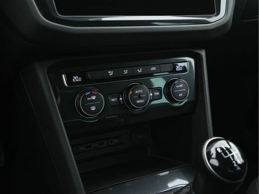 Volkswagen Tiguan 1.5 TSI Comfortline Business R-Line-Pack *ADAPTIVE-CRUISE | DIGI-COCKPIT | FULL-LED | NAVI-FULLMA... ActivLease financial lease