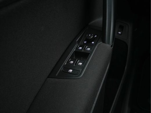 Volkswagen Tiguan 1.5 TSI Comfortline Business R-Line-Pack *ADAPTIVE-CRUISE | DIGI-COCKPIT | FULL-LED | NAVI-FULLMA... ActivLease financial lease