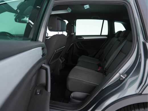 Volkswagen Tiguan 1.5 TSI Comfortline Business R-Line-Pack *ADAPTIVE-CRUISE | DIGI-COCKPIT | FULL-LED | NAVI-FULLMA... ActivLease financial lease