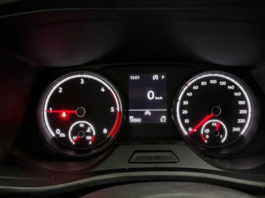 Volkswagen Transporter 2.0 TDI L2H1 30 Comfortline | Standkachel | Stoelverarming | Bijrijdersbank | Apple Carplay | Tre... ActivLease financial lease