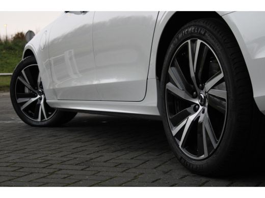 Volvo  V90 Volvo T6 AWD Plus Dark Long Range | Luchtvering | Harman/Kardon | 360° Camera | Panoramadak | Mem... ActivLease financial lease