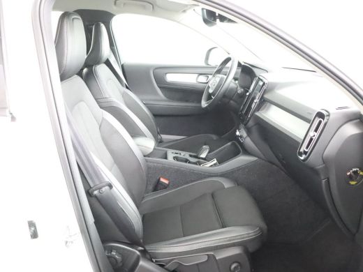 Volvo  XC40 T5 Momentum Pro | Climate Control | High Performance Audio | Cruise Control | Parkeersensoren ach... ActivLease financial lease