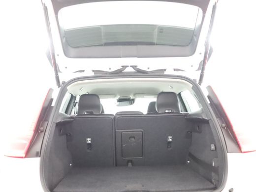 Volvo  XC40 T5 Momentum Pro | Climate Control | High Performance Audio | Cruise Control | Parkeersensoren ach... ActivLease financial lease