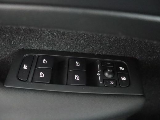 Volvo  XC40 T5 Momentum Pro | Climate Control | High Performance Audio | Cruise Control | Parkeersensoren ach... ActivLease financial lease