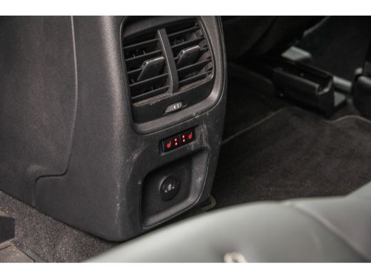 Ford Kuga Ford 2.5 PHEV Vignale | Cruise control | Trekhaak | Winterpakket (Stoelverwarming, Stuurverwarmin... ActivLease financial lease